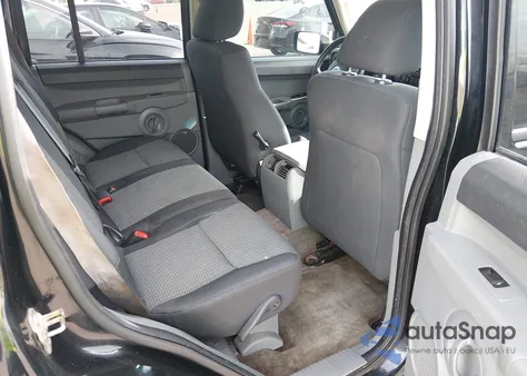 2007 Jeep Commander Sport z USA, uszkodzony, nr VIN 1J8HG48K07C669348